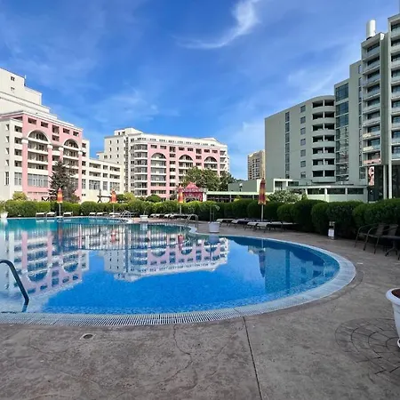 Bratanov Sunny Plaza דירה